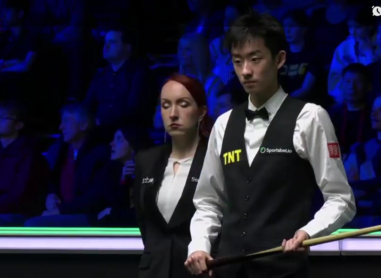 吴宜泽状态火热6-2领先韦克林！晋级巡回锦标赛八强近在咫尺！

      ​​