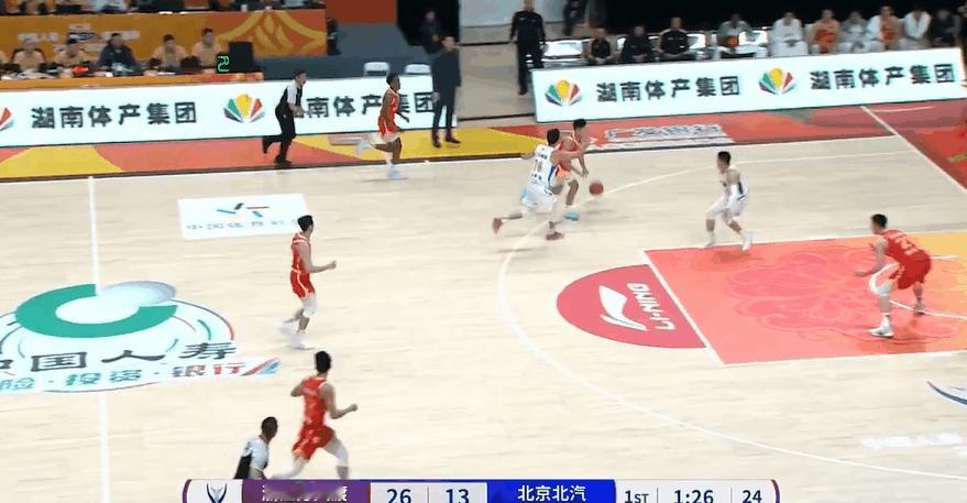 周琦为何还不打？胡金秋内线真稳，篮下打进拉开分差



杯赛比赛广厦北京强强相遇