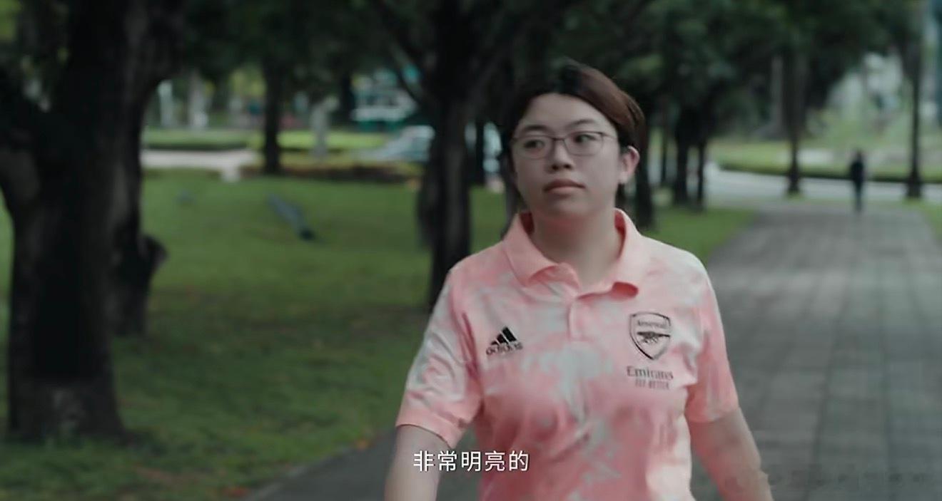 深漂女孩靠pdd过上了想要的生活 不是消费降级，是生活终于变得可以选择了。那箱便