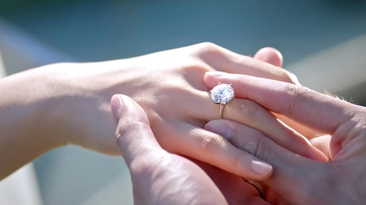 富公富婆哦～～～～💍聂曦光好大的钻戒