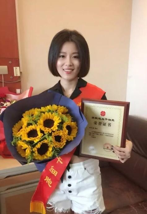 28岁白领无偿捐骨髓，15岁白血病少年康复后发誓守护她。这事儿听起来就让人心里一