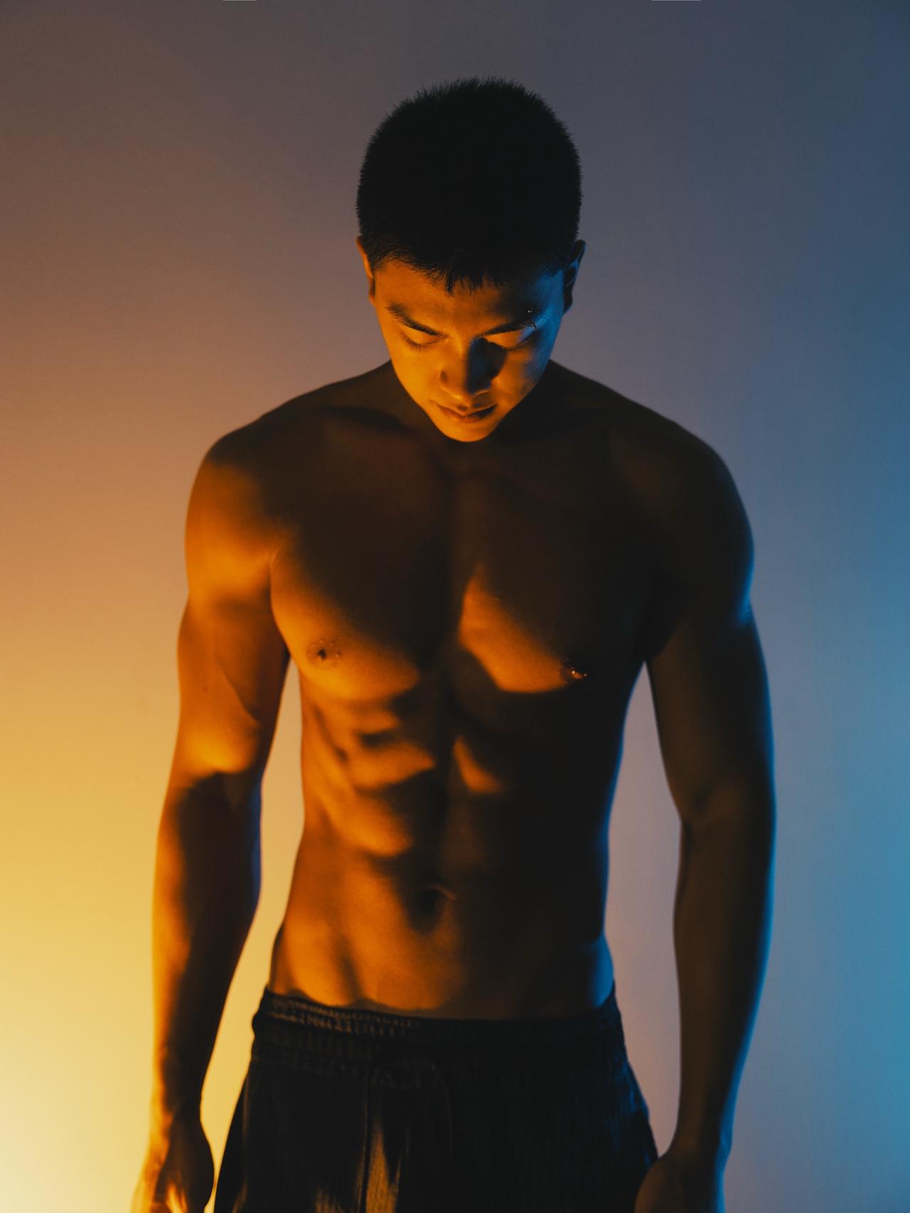 一起感受这夜晚禁欲系 荷尔蒙 肌肉