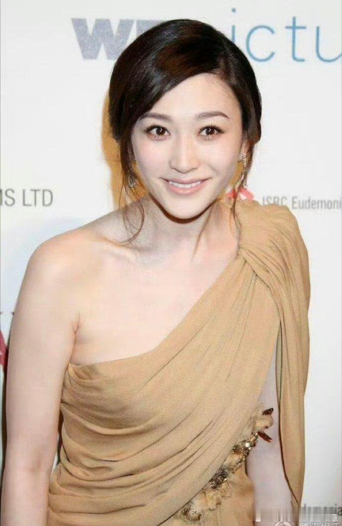 李小冉早年的生‎‌图 ​​​