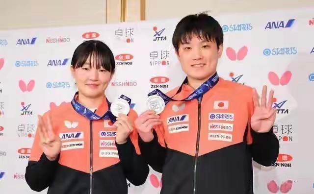 【张本兄妹双双世乒赛摘银、稳居世界第三：创历史突破，但深知登顶之路仍道阻且长】伦