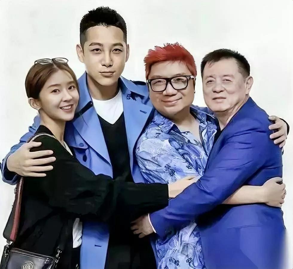 最近电影圈的操作

我真是开眼了

儿子带回来的电影票，19.9能凑六个人？
