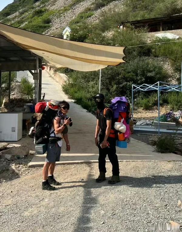 2男子徒步梅里雪山失联超120天 都是成年人了，自己要为自己的选择负责。虽然失联