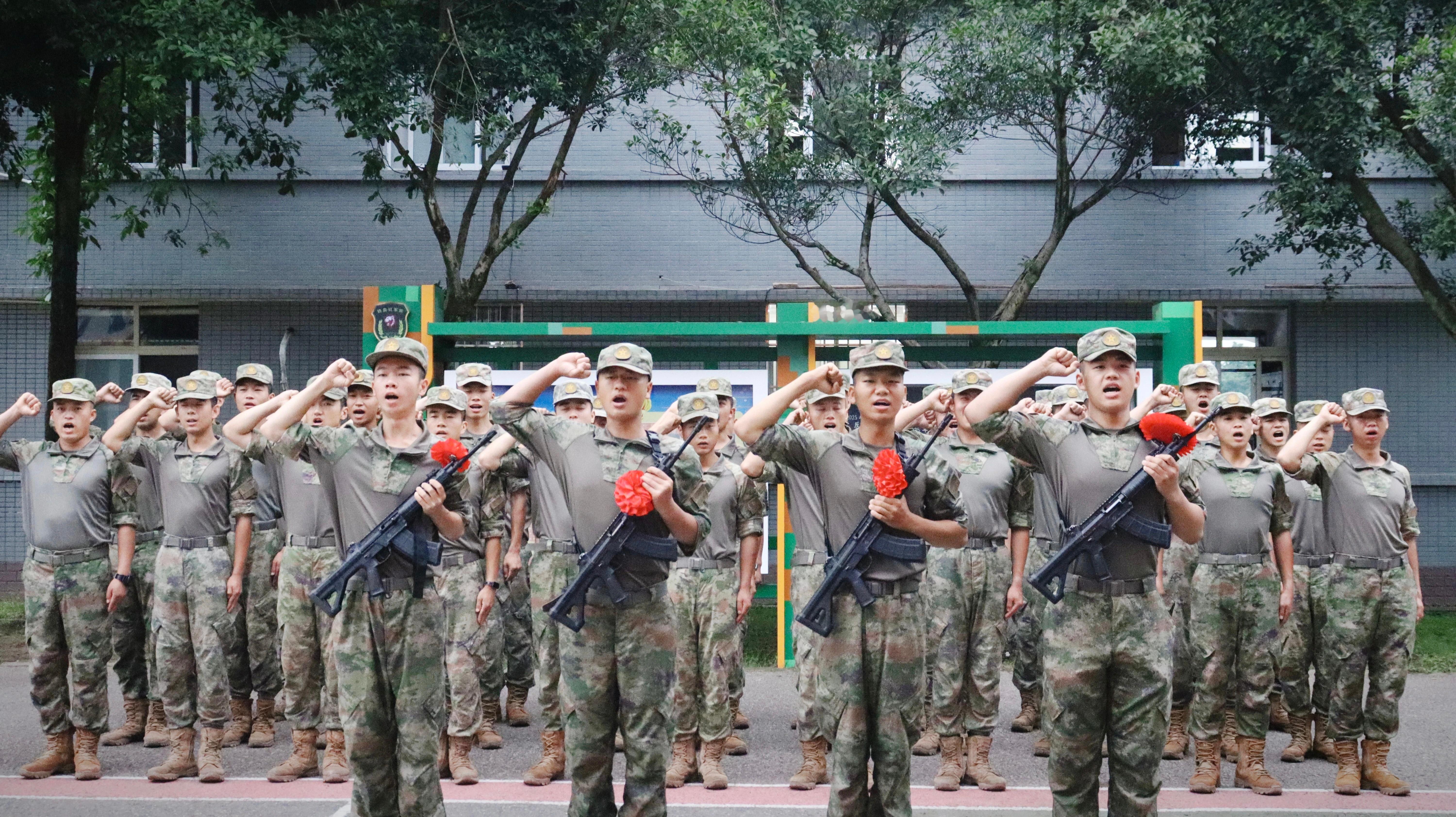 西部战区陆军某部新兵下连授枪（西陆强军号）烽火问鼎计划 ​​​