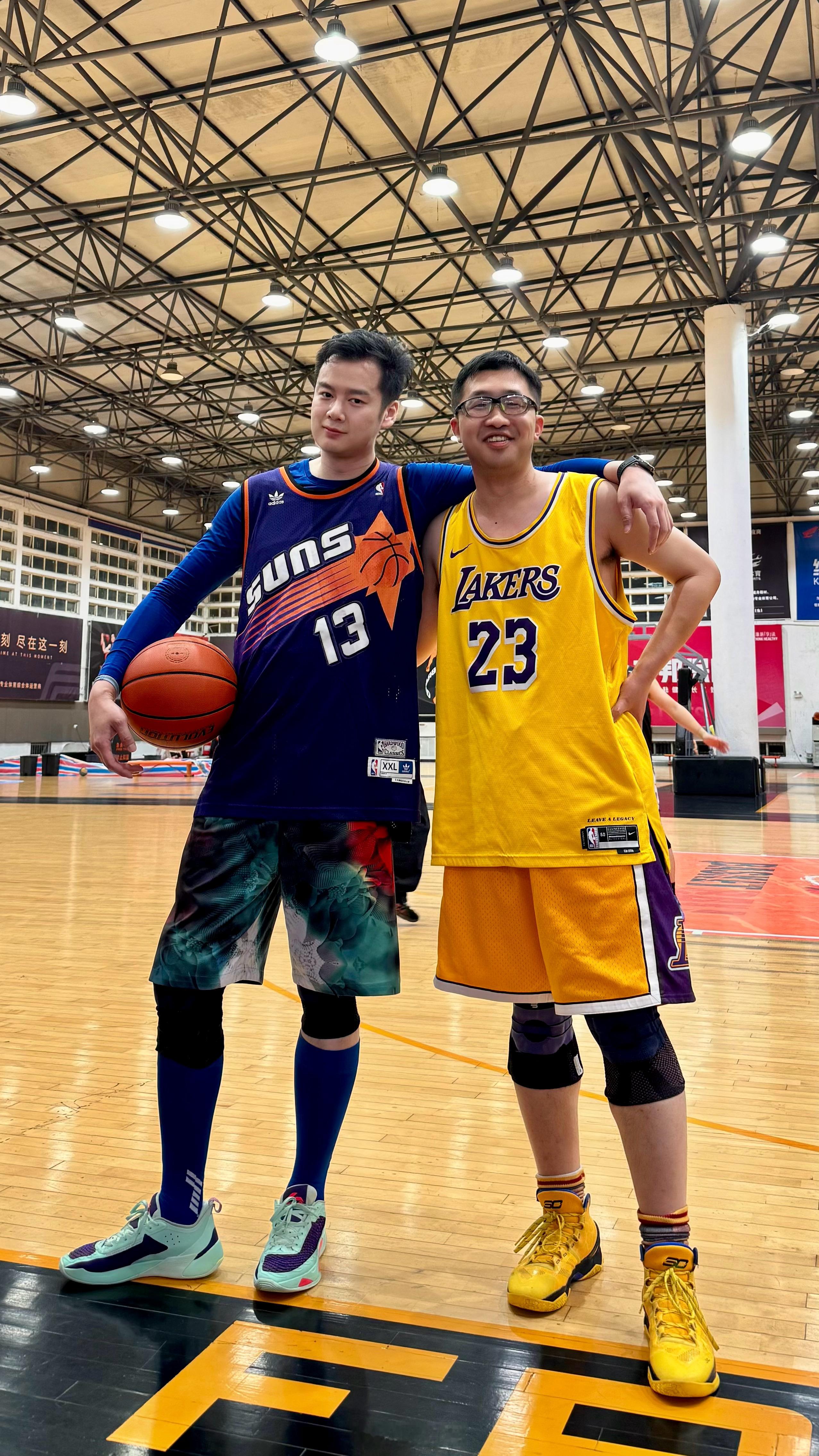 又是赶上了打球的一天。运动打卡今日份运动打卡博阮诗赋的胡思乱想