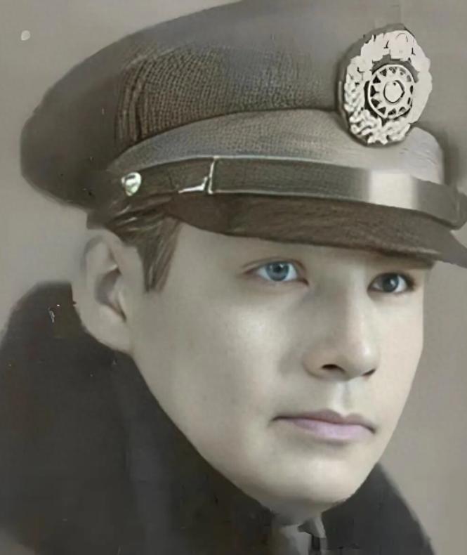 1947年，张灵甫在覆灭前，让高级将领全部自杀，副参谋长李运良装作要自杀，他跑到