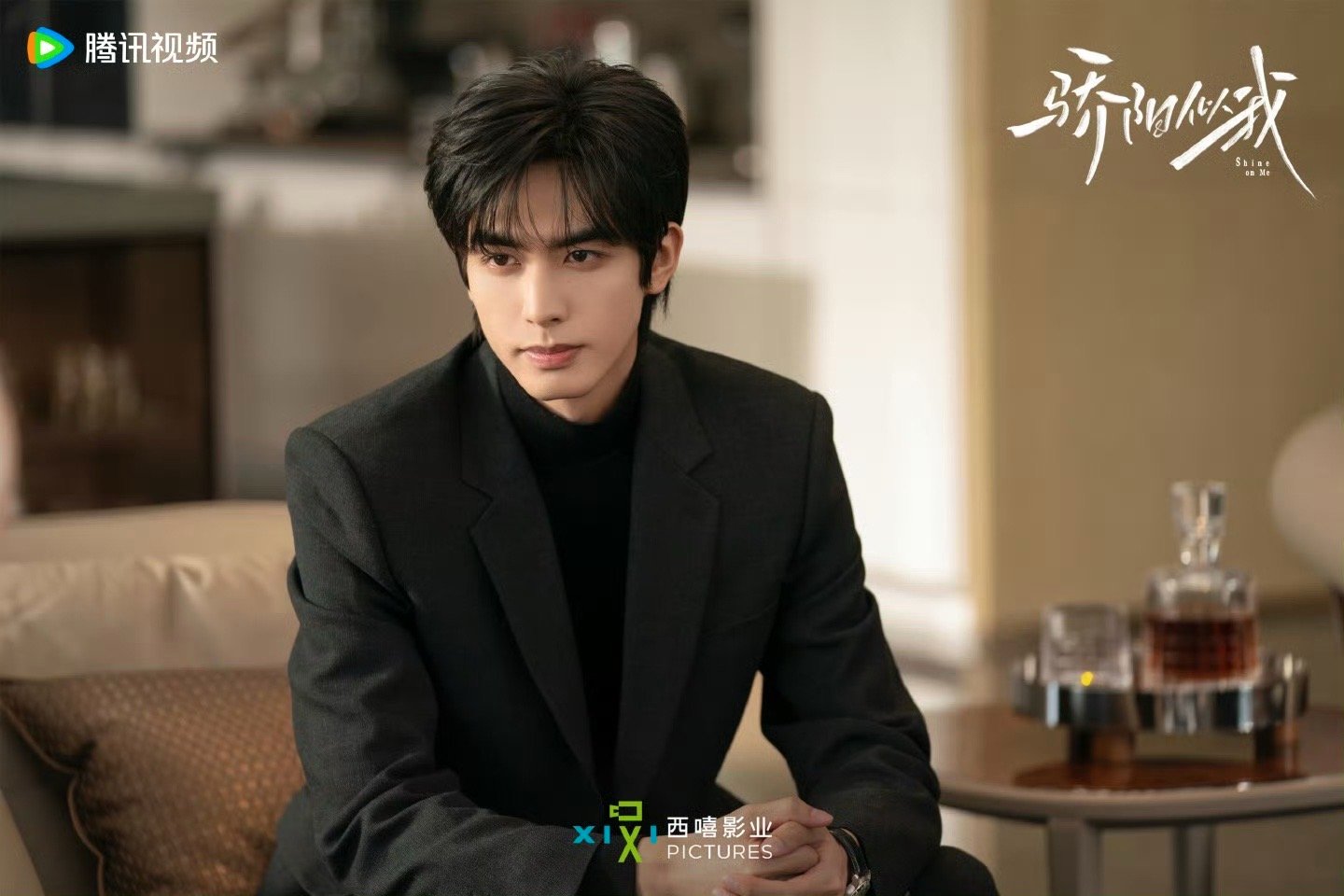 骄阳似我好权威的两张脸有这样的两张脸进入现偶 