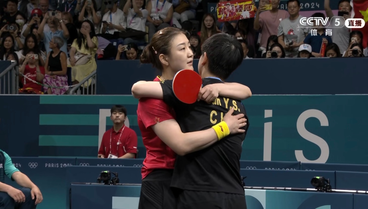 陈梦4-2逆转完成卫冕，孙颖莎错失大满贯，一场精彩刺激的女乒决赛之后，该到郑钦文