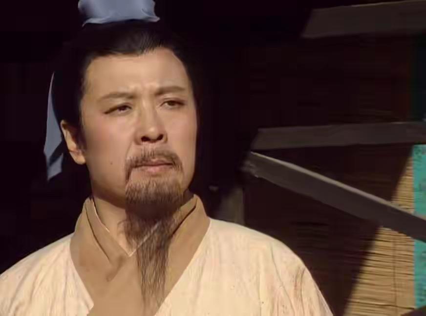 刘备的出身放到现在相当于什么水平，是否如很多人所说是草根呢？

曾祖父是顶级开国