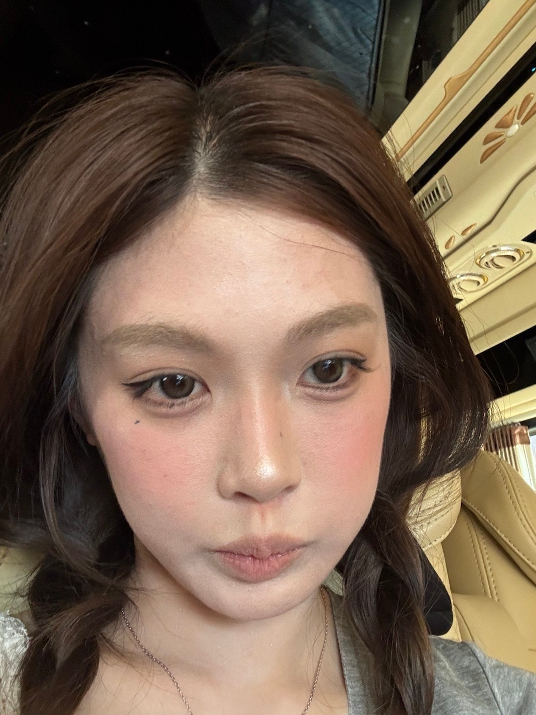 在拍照啦今天的睫毛好喜欢 ​​​