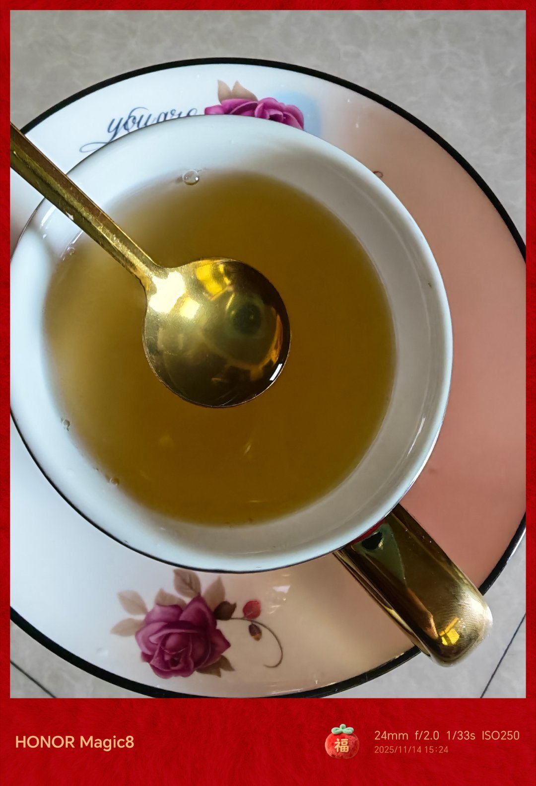 苹果煮水喝好处太多了苹果、枸杞、红枣煮的茶，喝起来安逸！ 