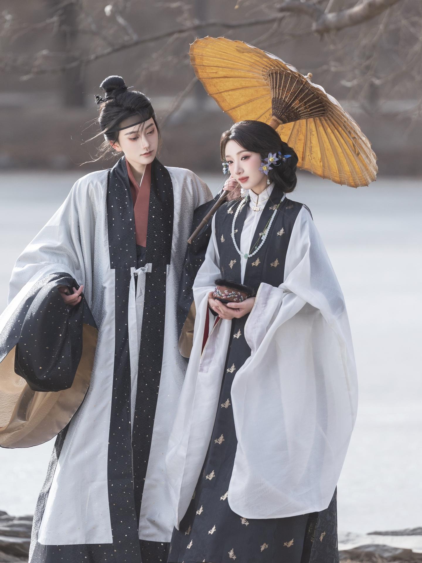 ‘ 与君暮暮复朝朝 ’明制就是这么权威！ 拍摄的尾巴上还出了一点点太阳