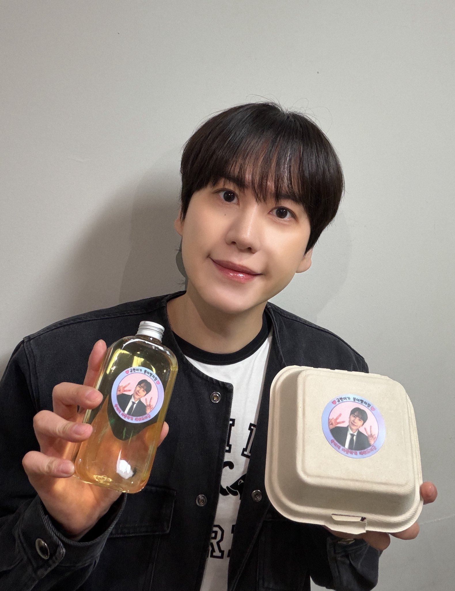 “CB百蓝_。251122 kyuhyun_official更新 相关：温暖地!