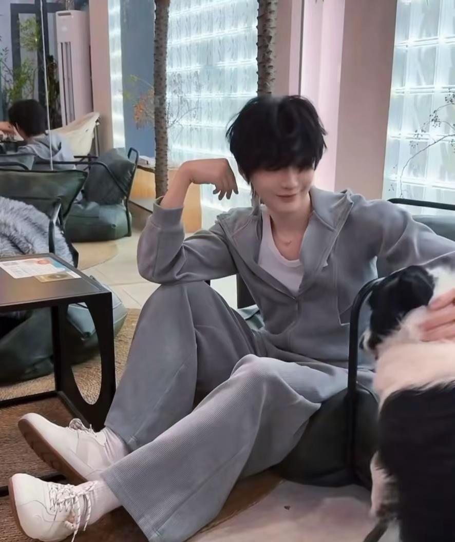 这个普普怎么这么好看！穿啥都好看 好爱啊啊啊啊普普 郝熠然 184大帅哥