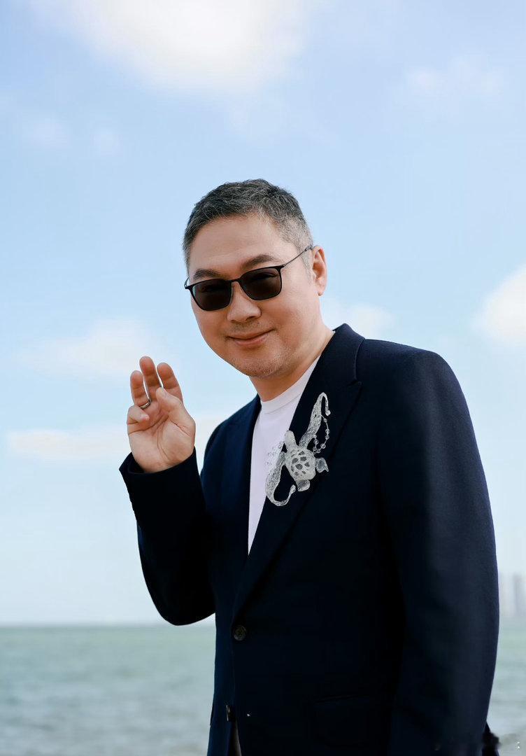 樊振东黎子安一饭2好友重聚一饭封神赛场硬汉化身美食爱好者，樊振东和黎子安因节目结
