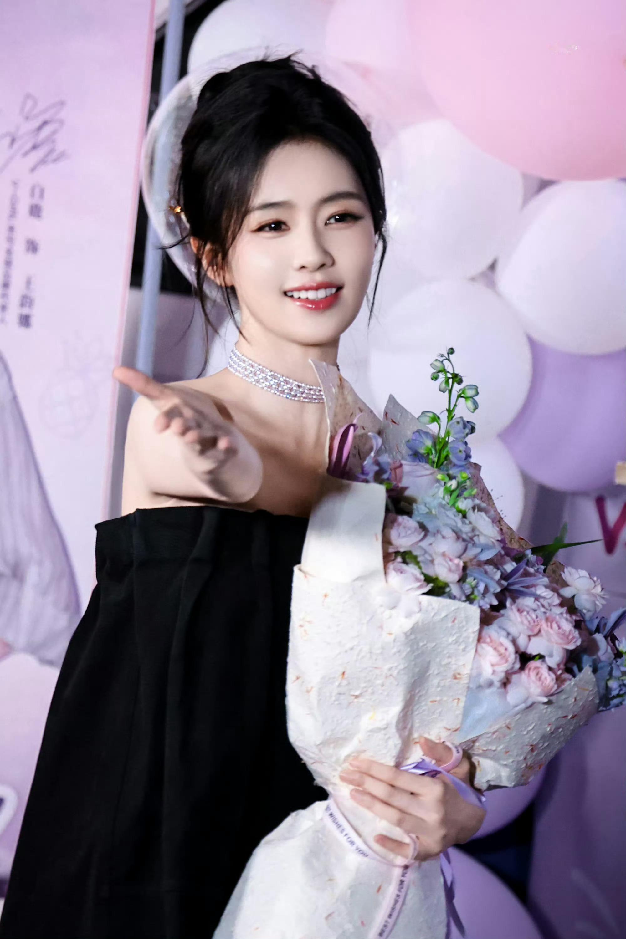 白鹿珍珠项链公主裙韵娜你怎么这么美啊，好期待白鹿开到荼蘼王韵娜[兔子][兔子][