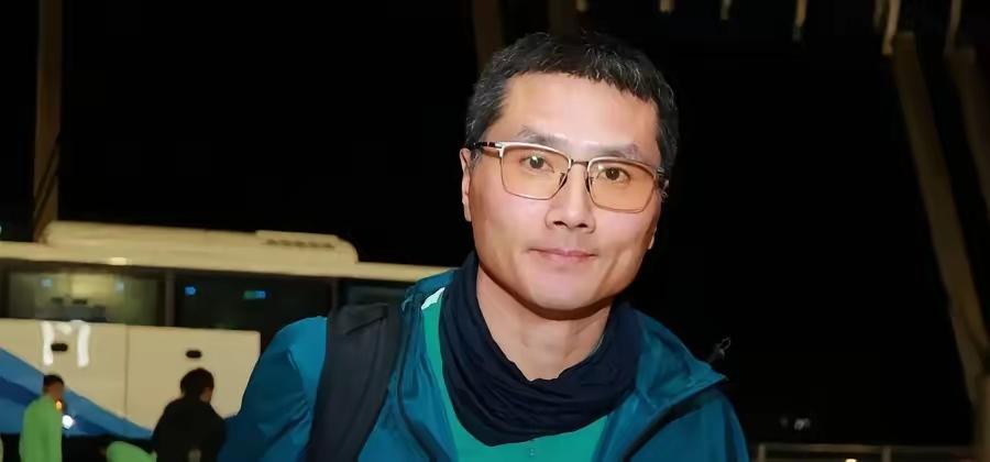 看来邵佳一是铁了心的不下课，他的理由很多，也很充分，确实亚运会和热身赛冲突了，也