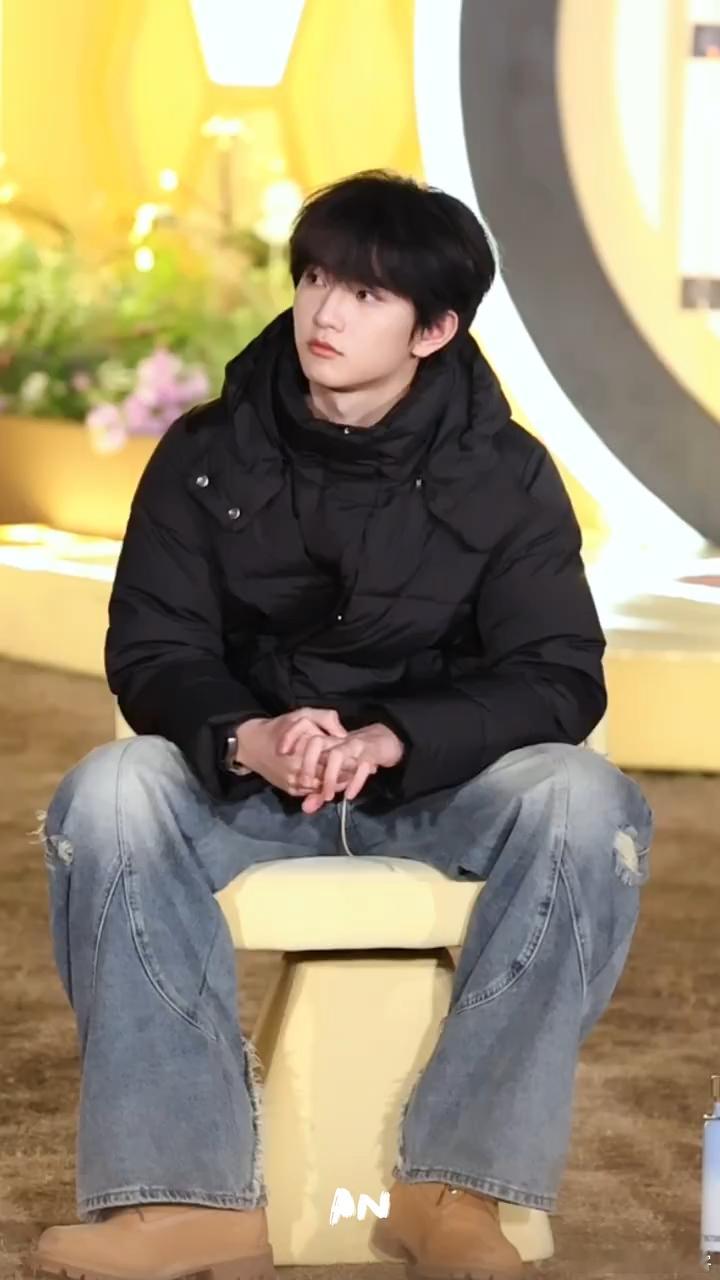 穆祉丞 时代少年团还是我师兄既是小师弟，也是正在努力追赶的小大人👀 期待小穆和