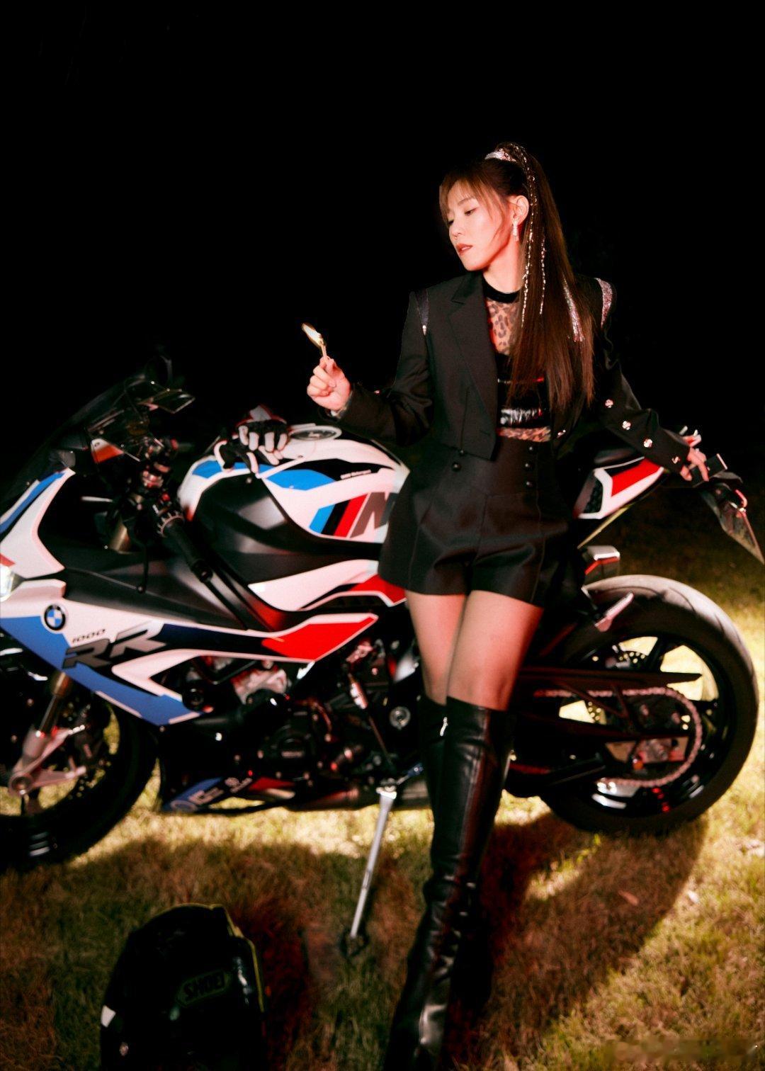 李佳薇勇闯唱跳圈 李佳薇还有新技能开发不 