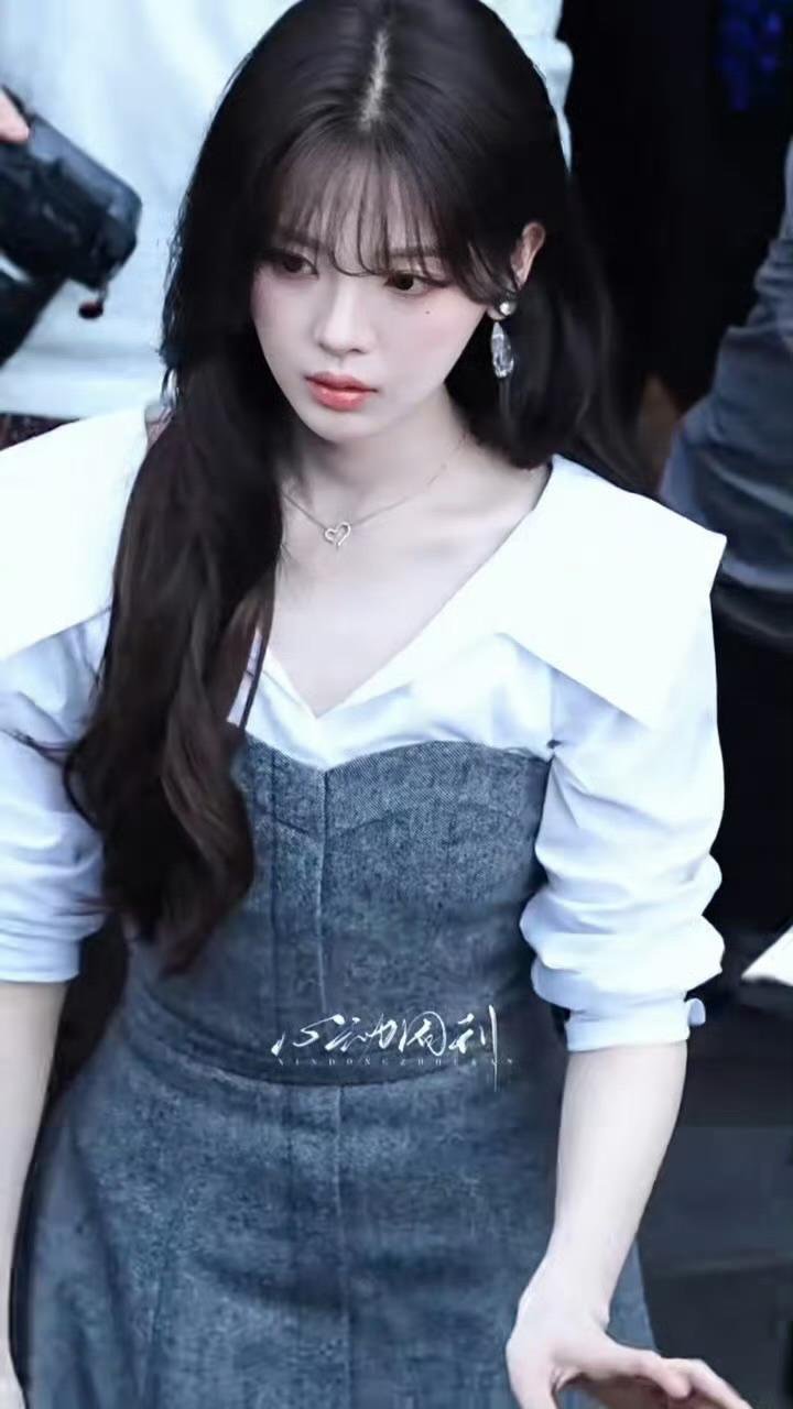 杨超越新剧的造型简直是千金大小姐出，就连俯拍镜头都这么美，你爱了吗？ ​​​