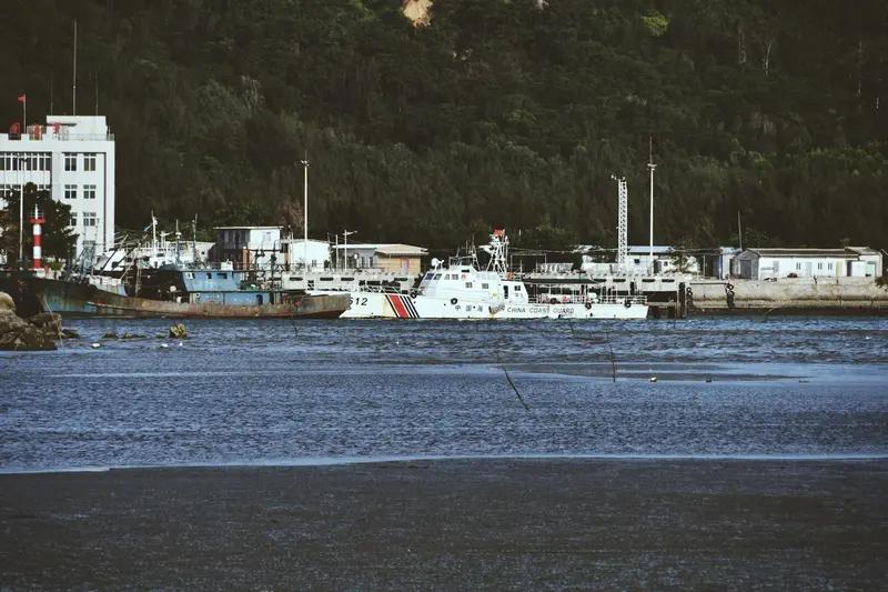 辽宁号给海警当“移动基地”？这个想法看着爽，其实根本不现实
又有人提议：把辽宁号
