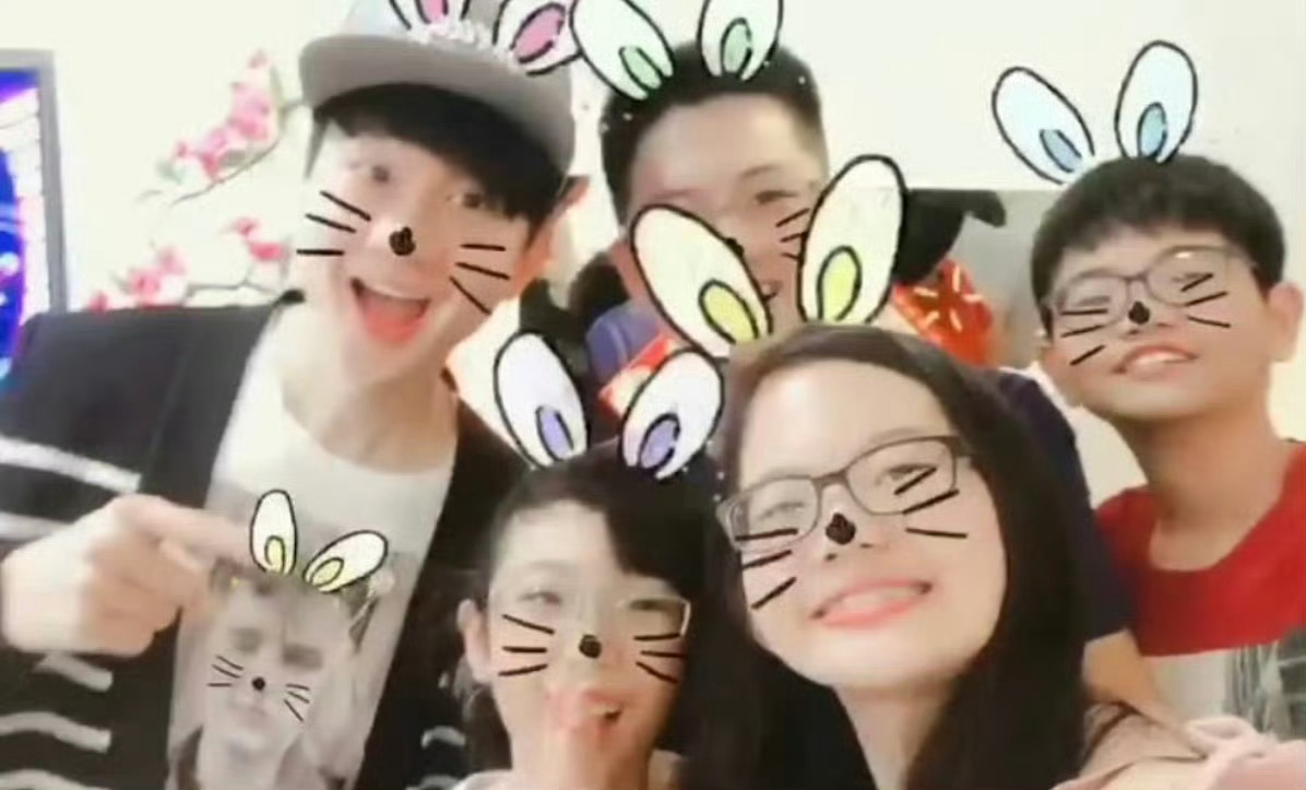 林俊杰  🌀  林俊杰jj20世界巡回演唱会 连衣服也识别上了，完全小可爱捏哈