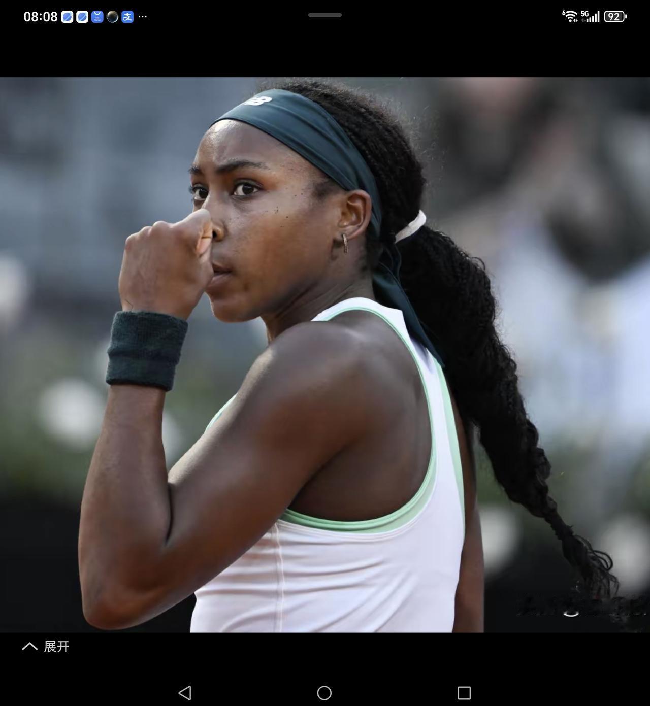 青春激烈对决，高芙成功晋级半决赛！
       北京时间5月12日晚，WTA1