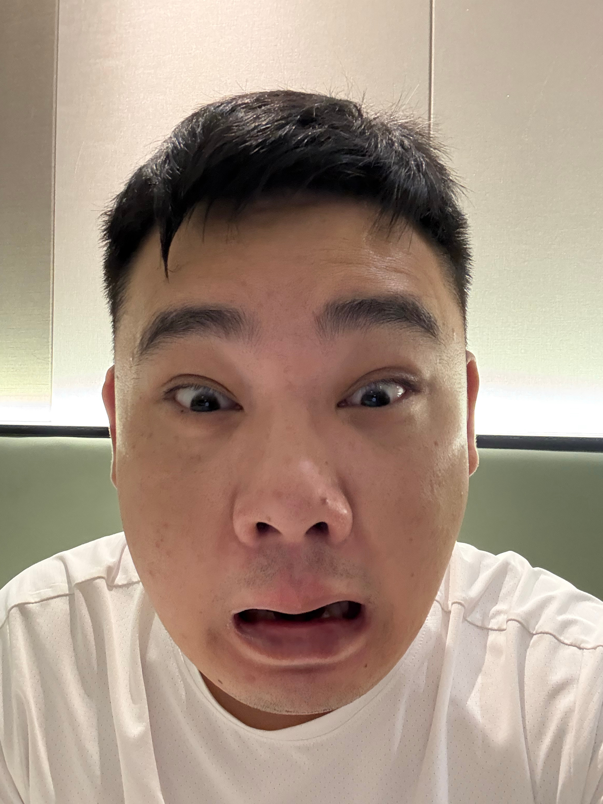 巴塞罗那啥意思？？？上半场0比2落后，这咋就又扳平2比2了呢，该不会最后逆转赢了