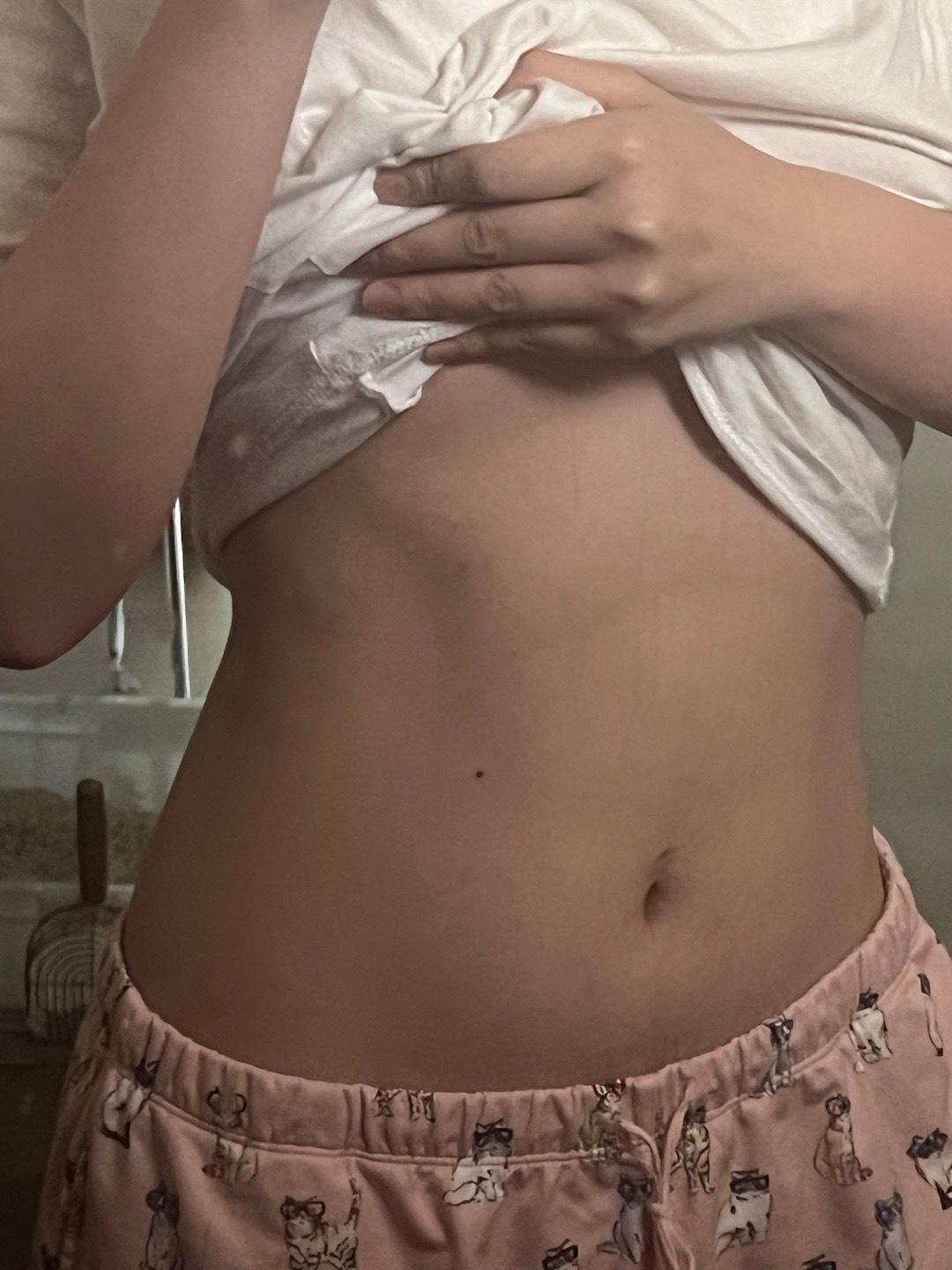 开始自恋了多么完美的腰腹（取决于睡醒是否清肠了） ​​​