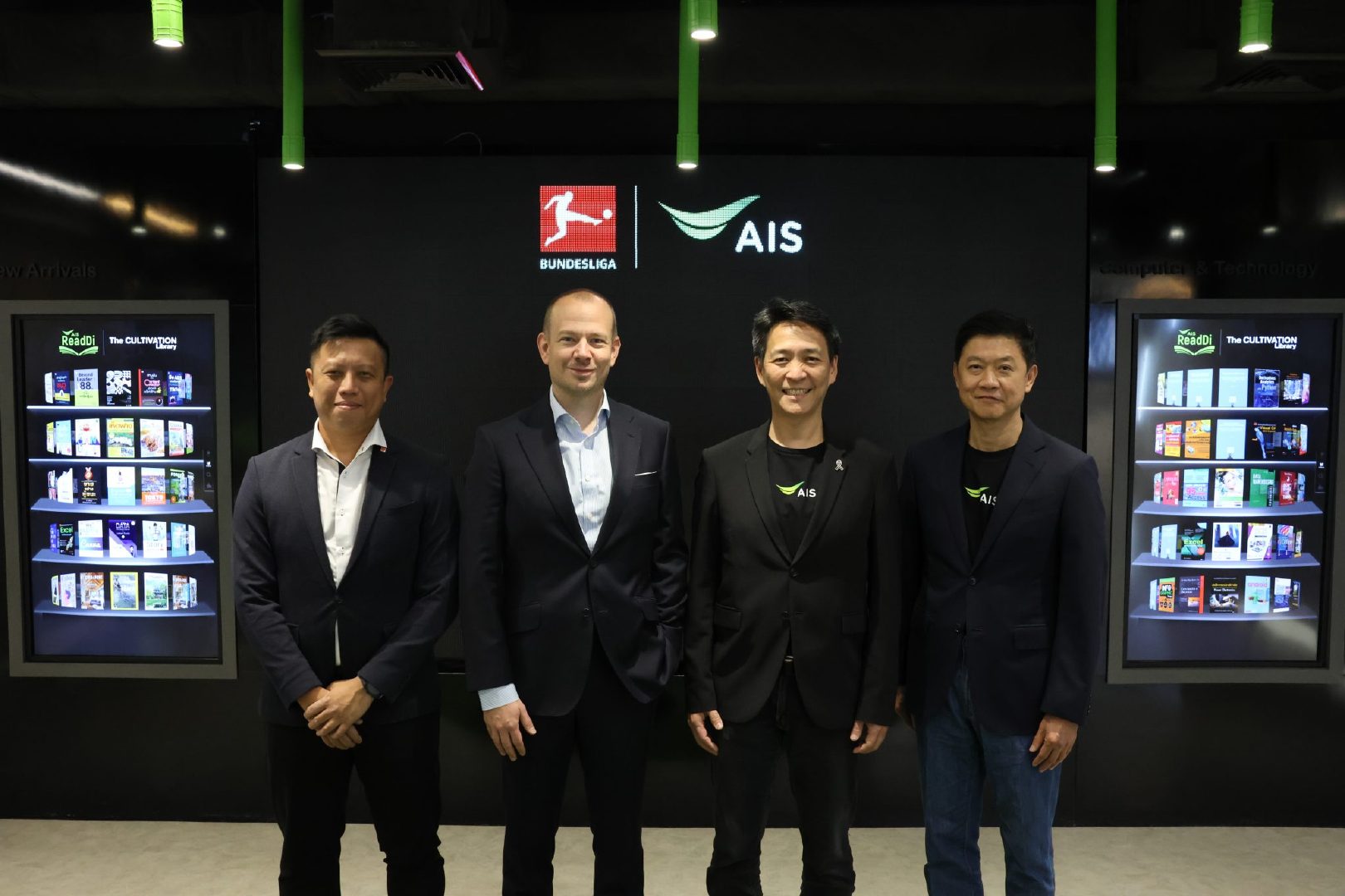 因为卡多佐和米克尔森，德甲和泰国也全面合作了，泰国有800万人看过德甲，收视率并