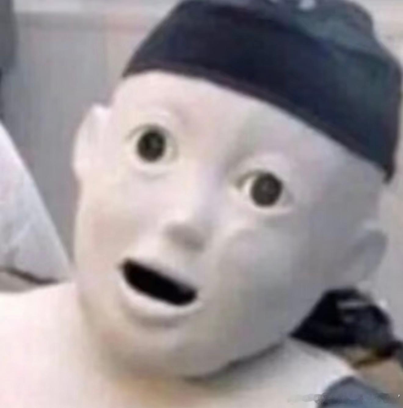到了顺德才发现pdd买的娃用对错牌上写的不是夯是穷 