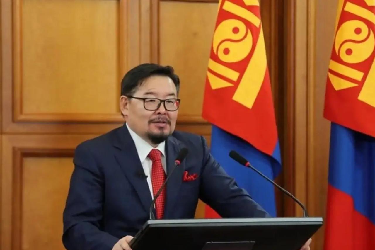 蒙古国如果加入北约，就是在找死！中俄任何一个单独出手，北约都救不到。乌克兰至少还