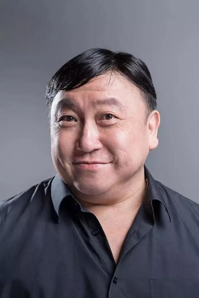 一次，主持人问导演王晶：你拍过很多电影，票房都很好，可你为什么不拍一些文艺片，因