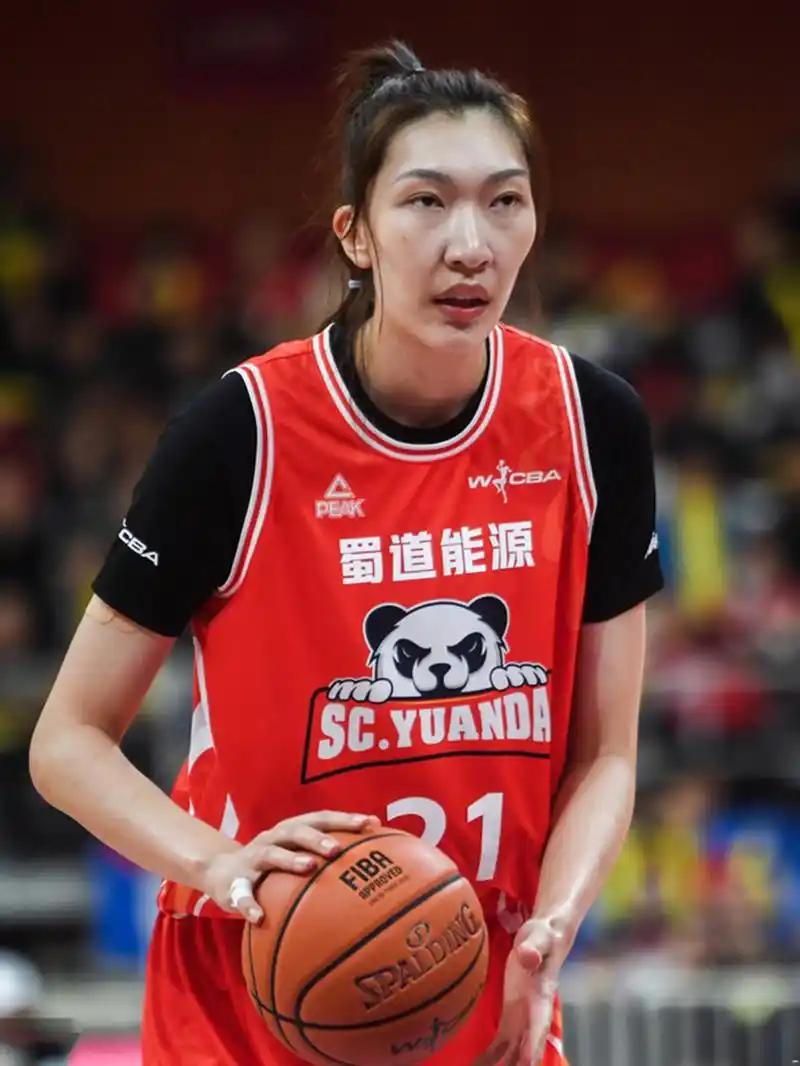 恭喜韩旭，也恭喜杨舒宇。

女篮的消息里，李梦的近况同样引人关注。

她最近分享