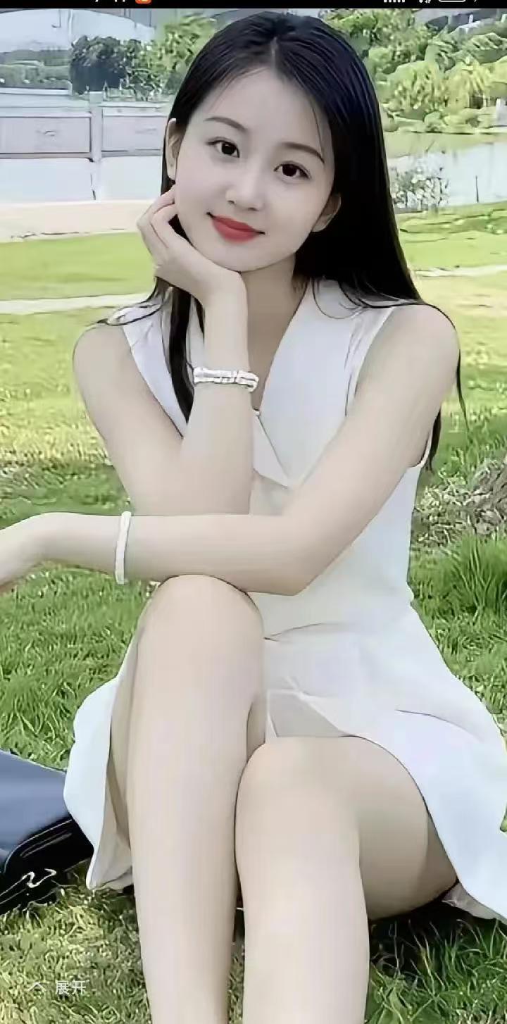 水仙子·盼良人
无郎怎得算成家，
恰似娇娃少母霞。
寻缘方是平生话，
朝夕光景佳