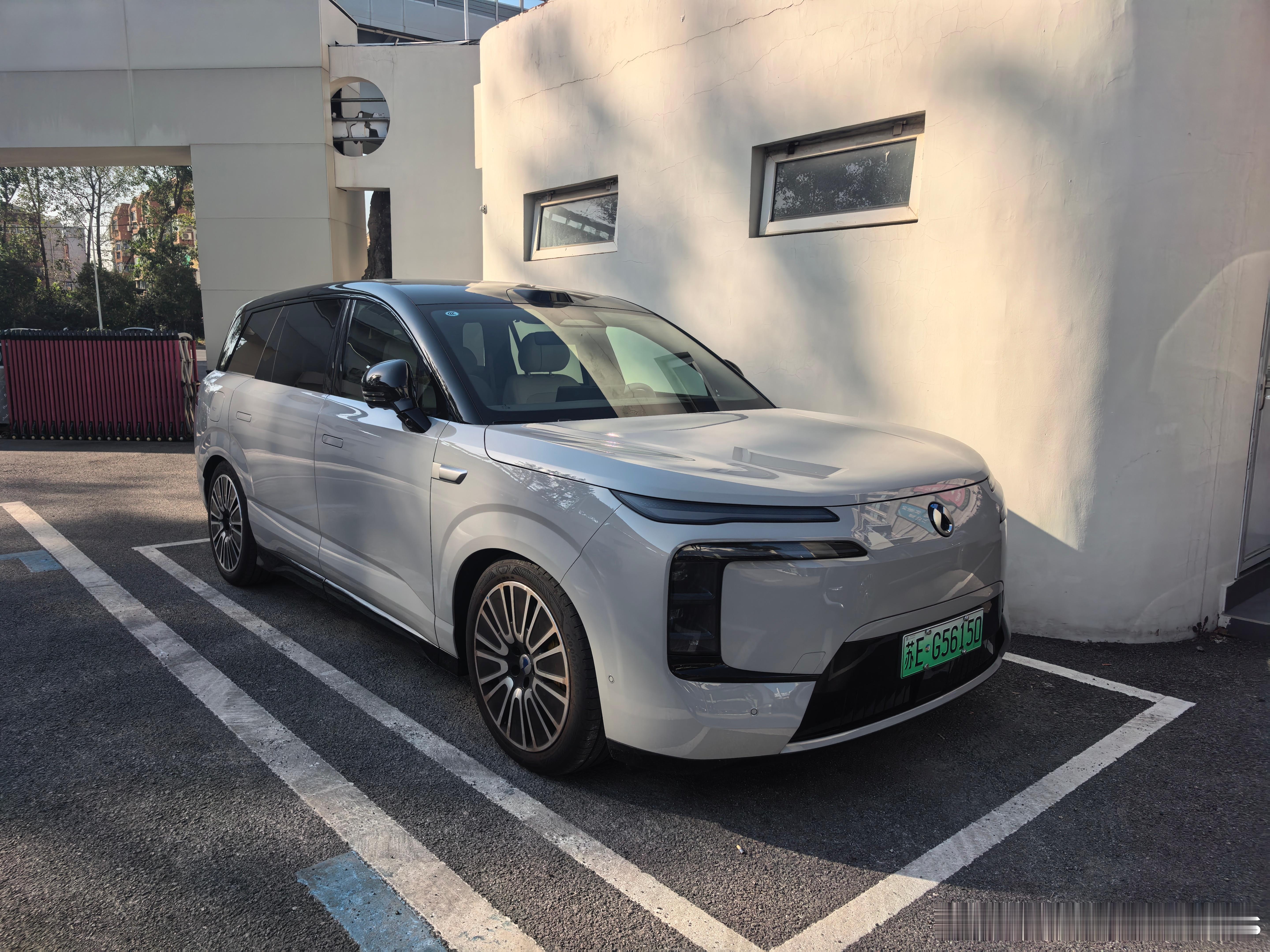 又跑了一个小时，来腾势浦东店，终于找到车了！今天高低把这个上海智驾跑一圈 上海·