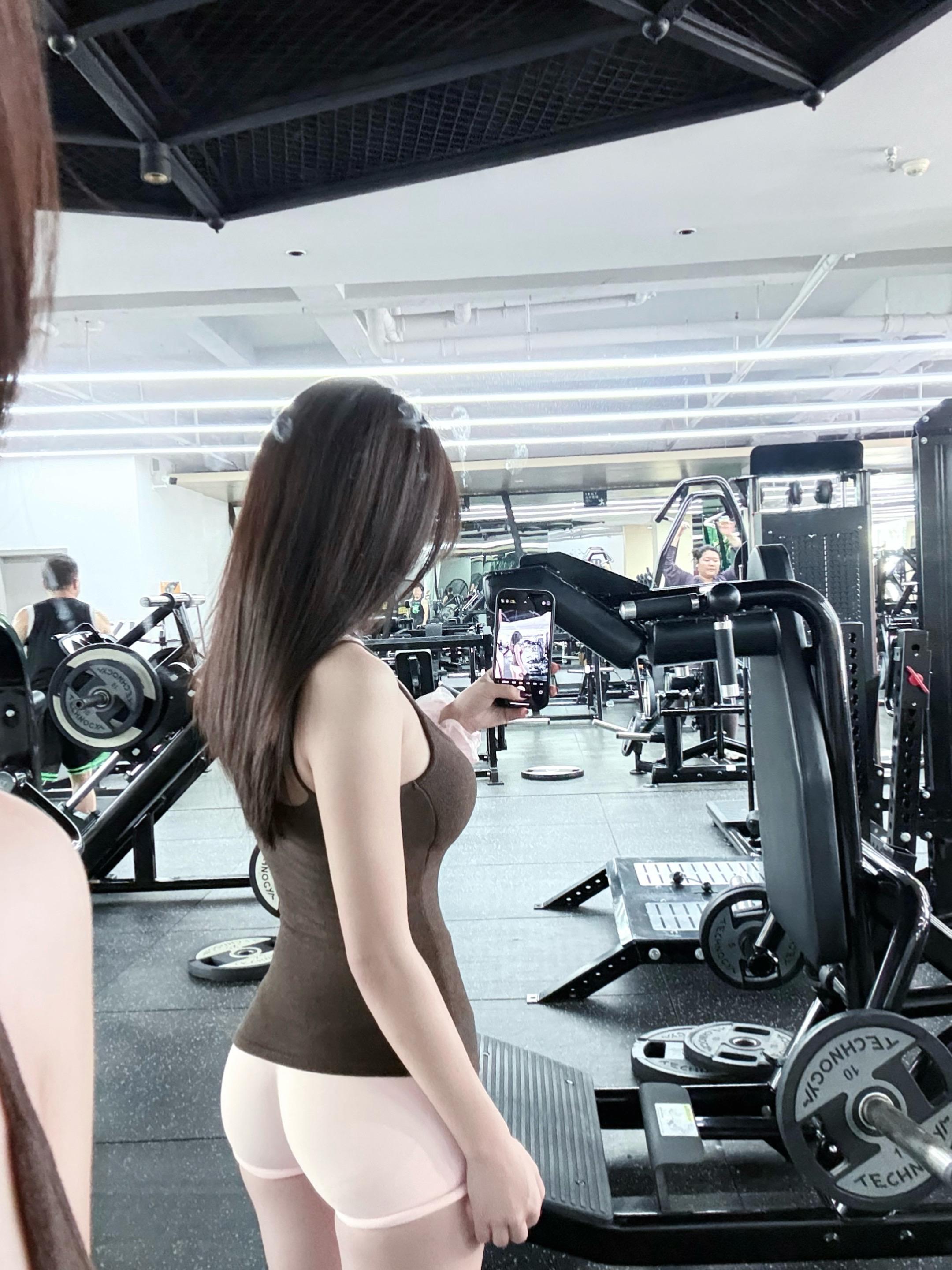 谁来给我擦擦镜子。