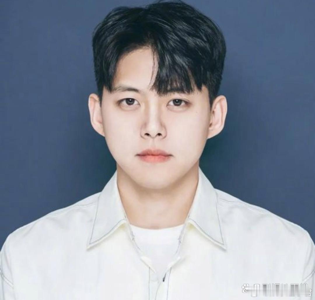 据韩媒，近日前U-KISS成员东浩被前妻爆料出轨、家暴、不给抚养费等，东浩发文否