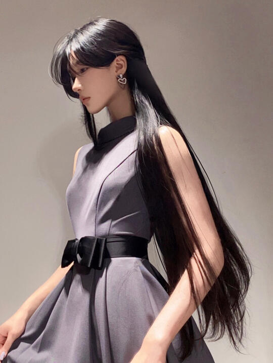 ₊˚  𝚐𝚛𝚊𝚢 ₊⁺★