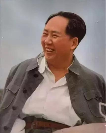 乱世浮沉风雨茫，
擎旗济世定沧桑。
 
立党开天燃火种，
初心昭曜照八荒。
建军