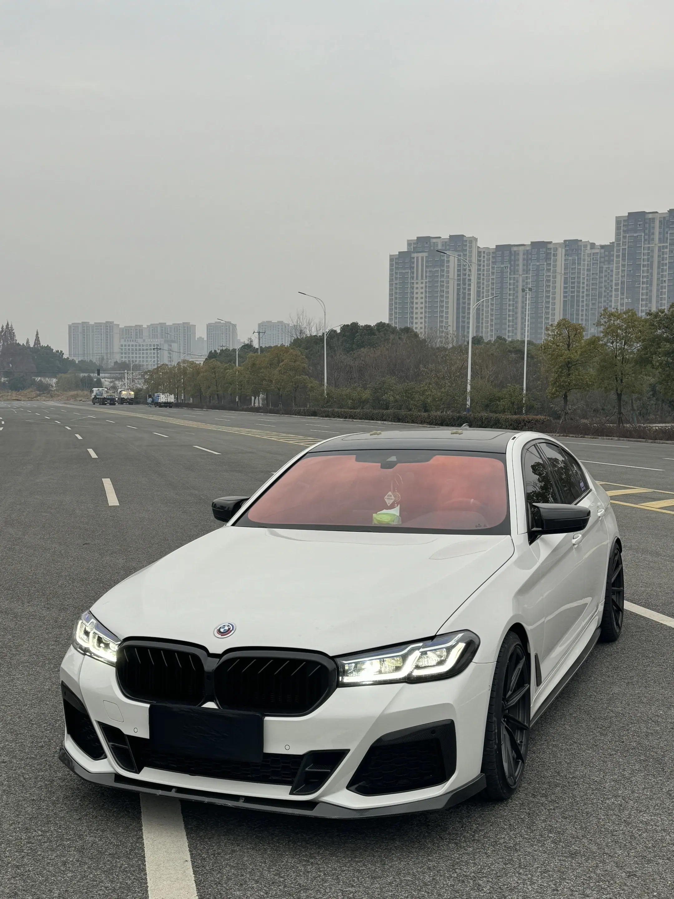 宝马5系性能展示 宝马汽车记录 宝马车在路上