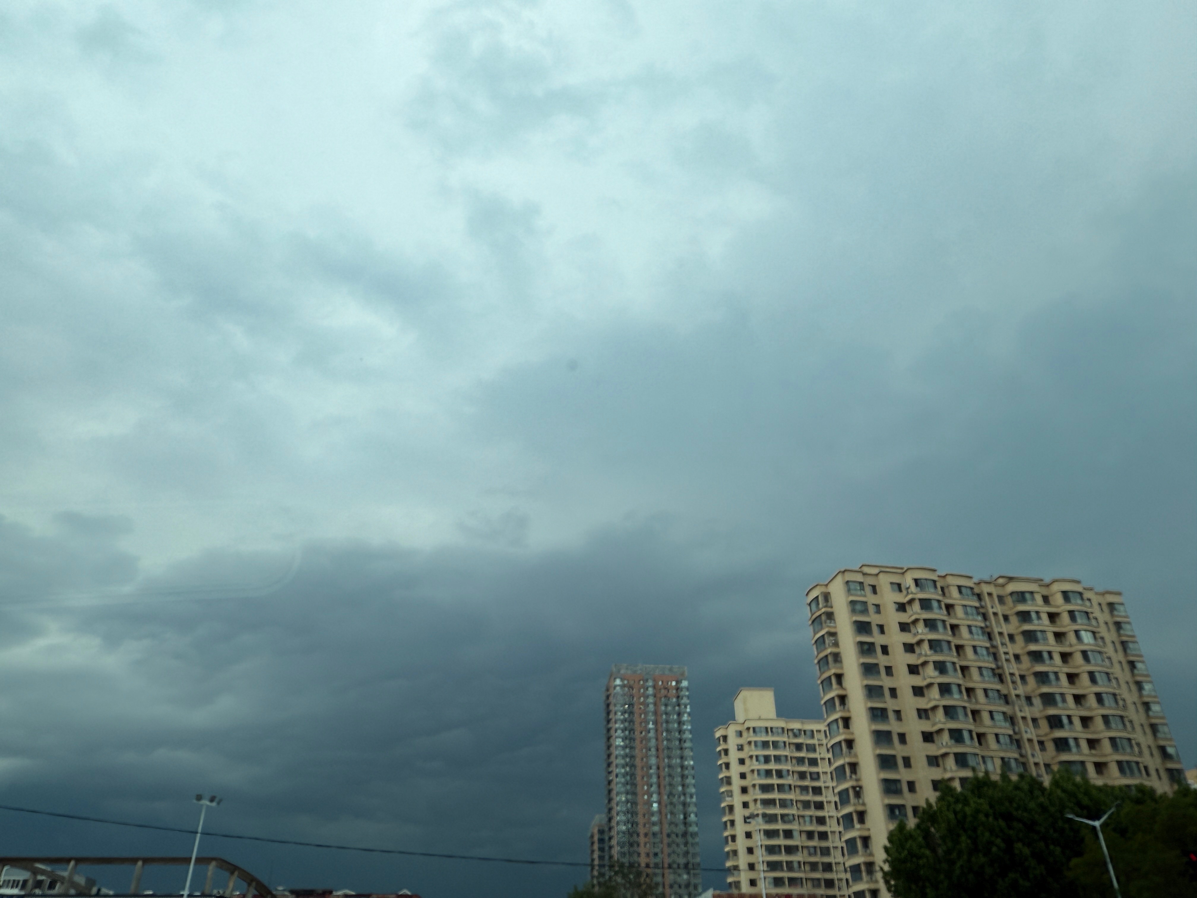等一场倾盆大雨 