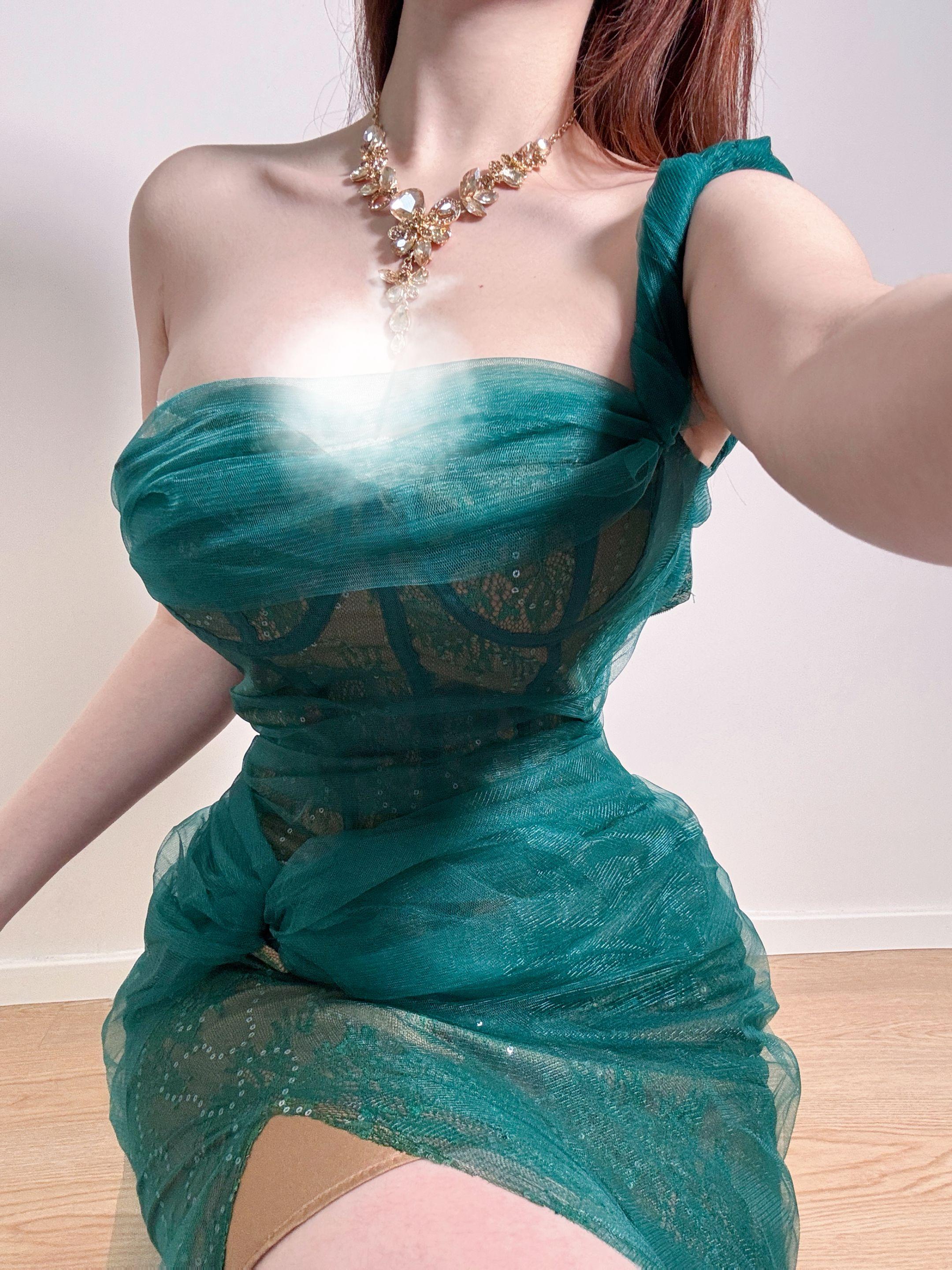 辣妹穿搭 小性感 抹胸穿搭 礼服 微胖穿搭