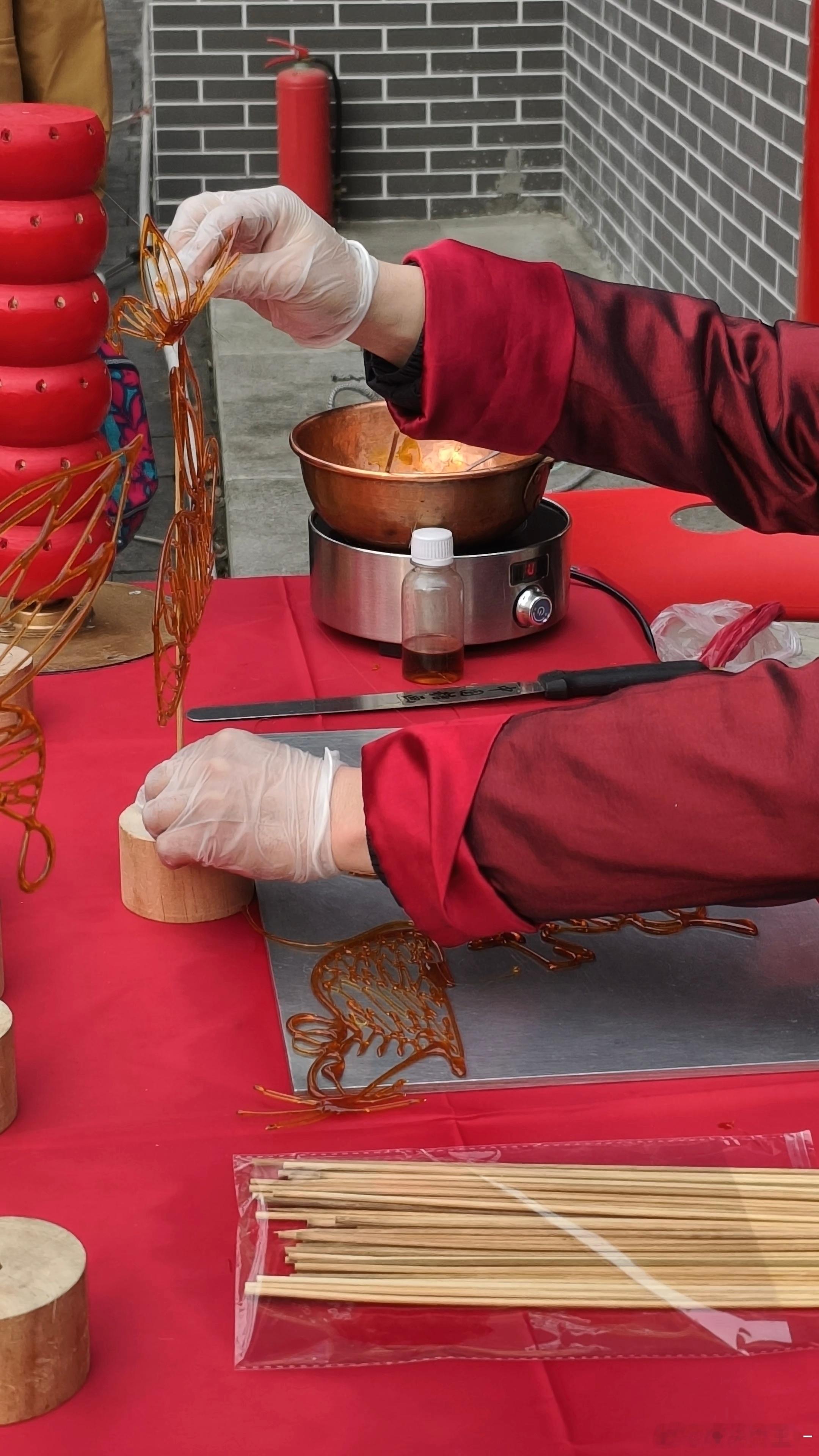 辽宁铁刹山的立春，是冰雪与年味的碰撞！蛇尾马头春迎福气，登高祈福沾灵气，春节限定