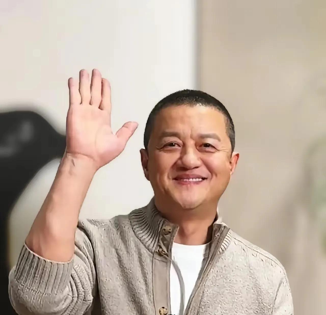 李亚鹏，官宣了！
 
4月17日晚，他在直播中正式宣布：嫣然天使儿童医院告别14