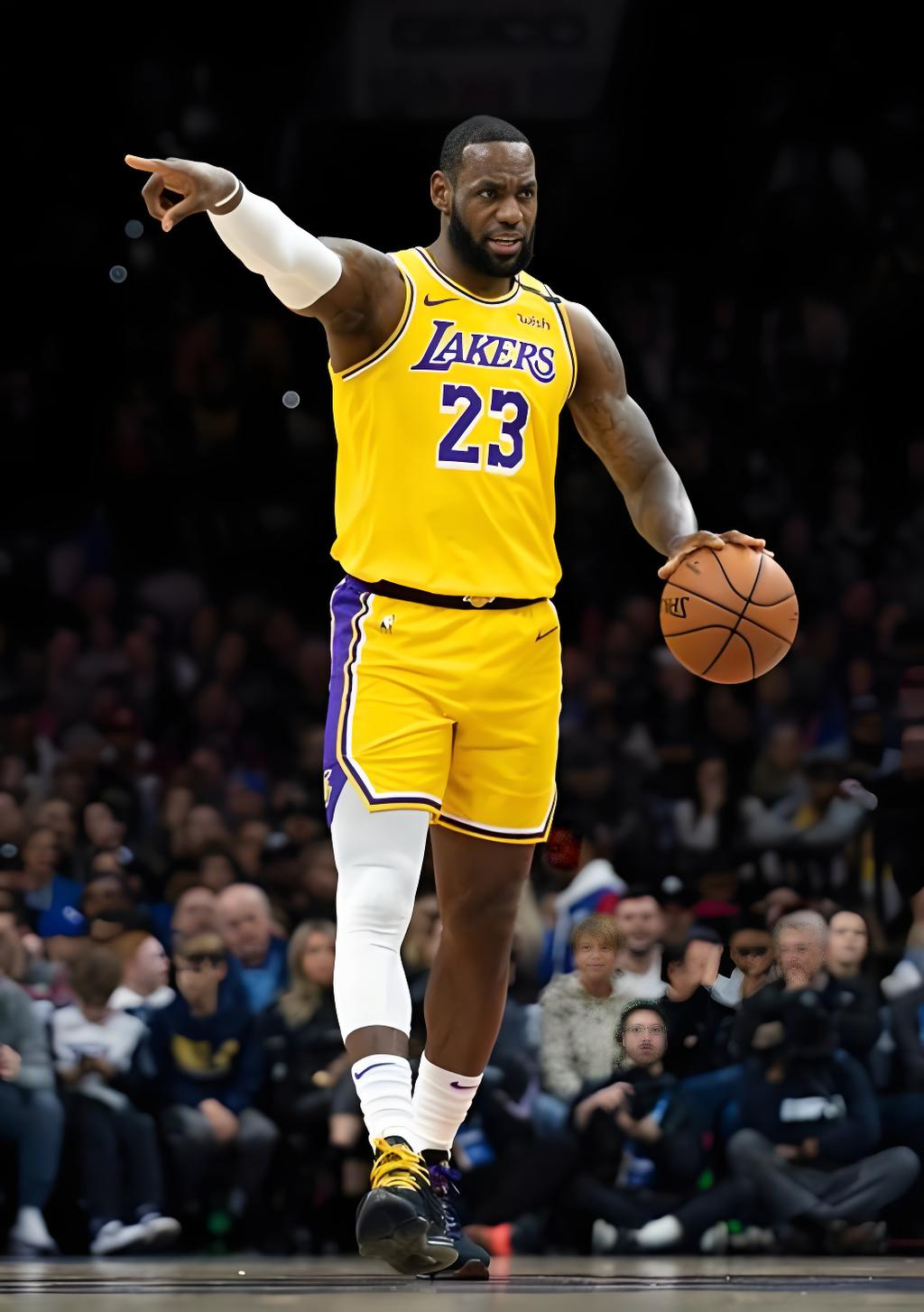 NBA 湖人残阵客战雷霆，詹姆斯迎季后赛300场里程碑北京时间5月8日上午9点半