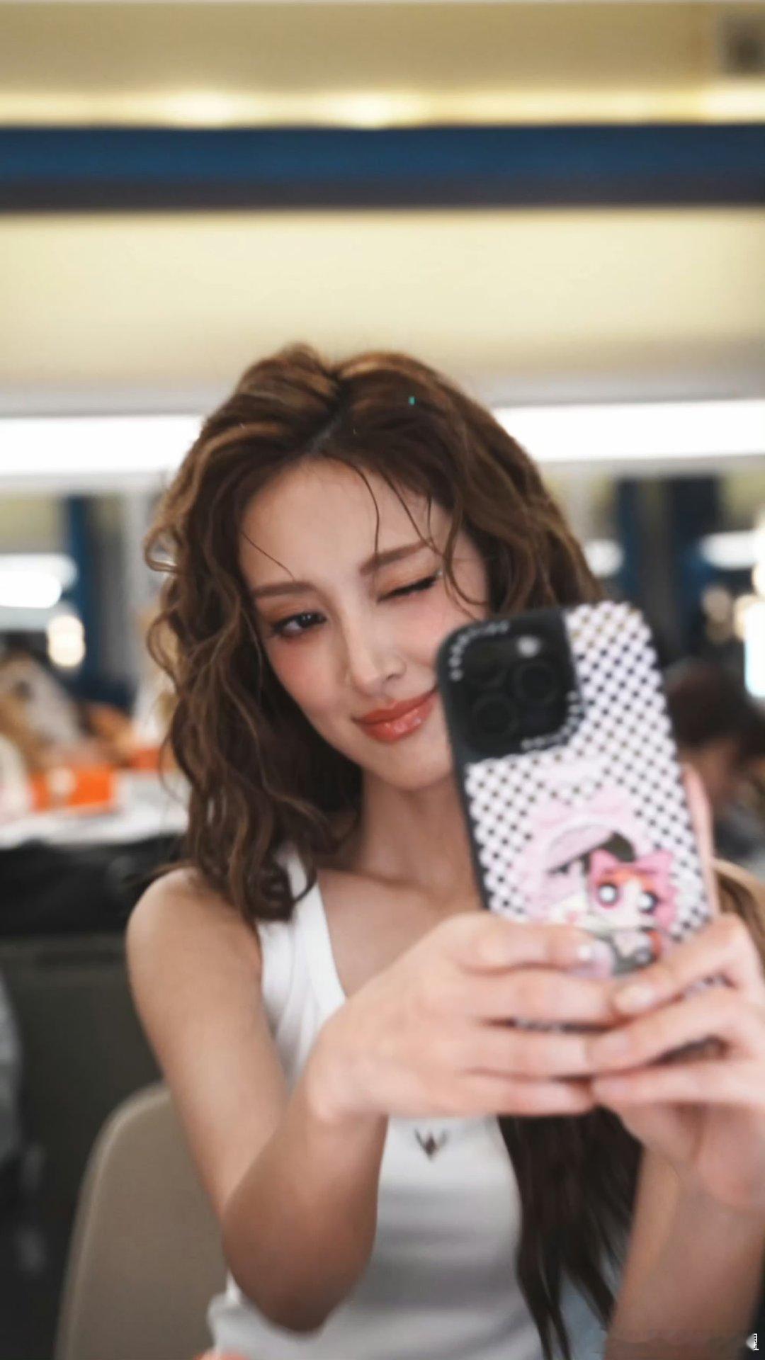 陈凯琳擂辣椒梦女 陈凯琳港姐爱上长沙美食美食治愈心情，伙伴给予力量，祝愿所有姐姐